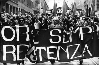   milano  manifestazione antifascista  foto agi 
