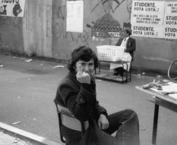 claudio davanti a scuola
